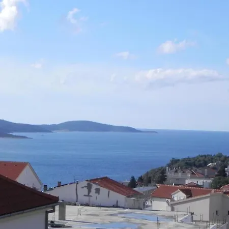 Trogrli - Comfort One-bedroom With Balcony And Sea View Appartement